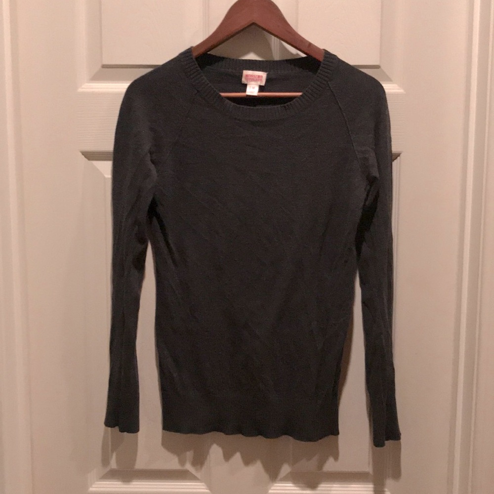 Mossimo Supply Co. light women’s grey sweater